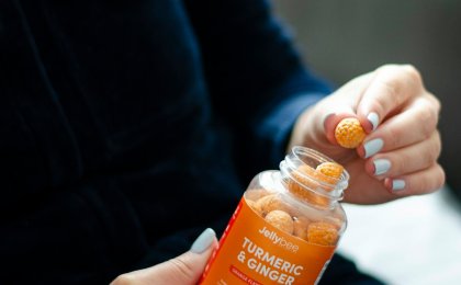 Turmeric and ginger gummies for boosting adaptive immunity naturally